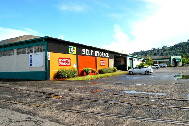 2725-2727 NW Industrial St, Portland, OR à louer - Photo de l’immeuble – Image 2 sur 2