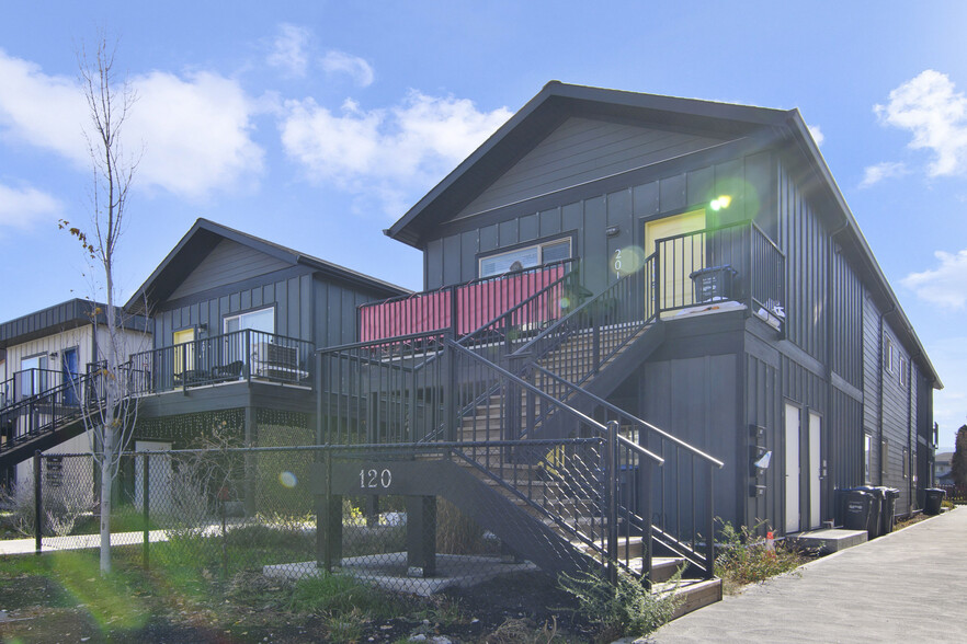 120 Calgary Av, Penticton, BC à vendre - Photo de l’immeuble – Image 3 sur 21