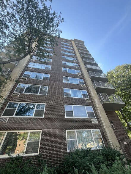 34-12 113th St, Corona, NY à vendre - Photo de l’immeuble – Image 2 sur 34