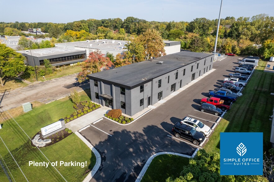2215 Oak Industrial Dr NE, Grand Rapids, MI à louer - Photo de l’immeuble – Image 3 sur 12
