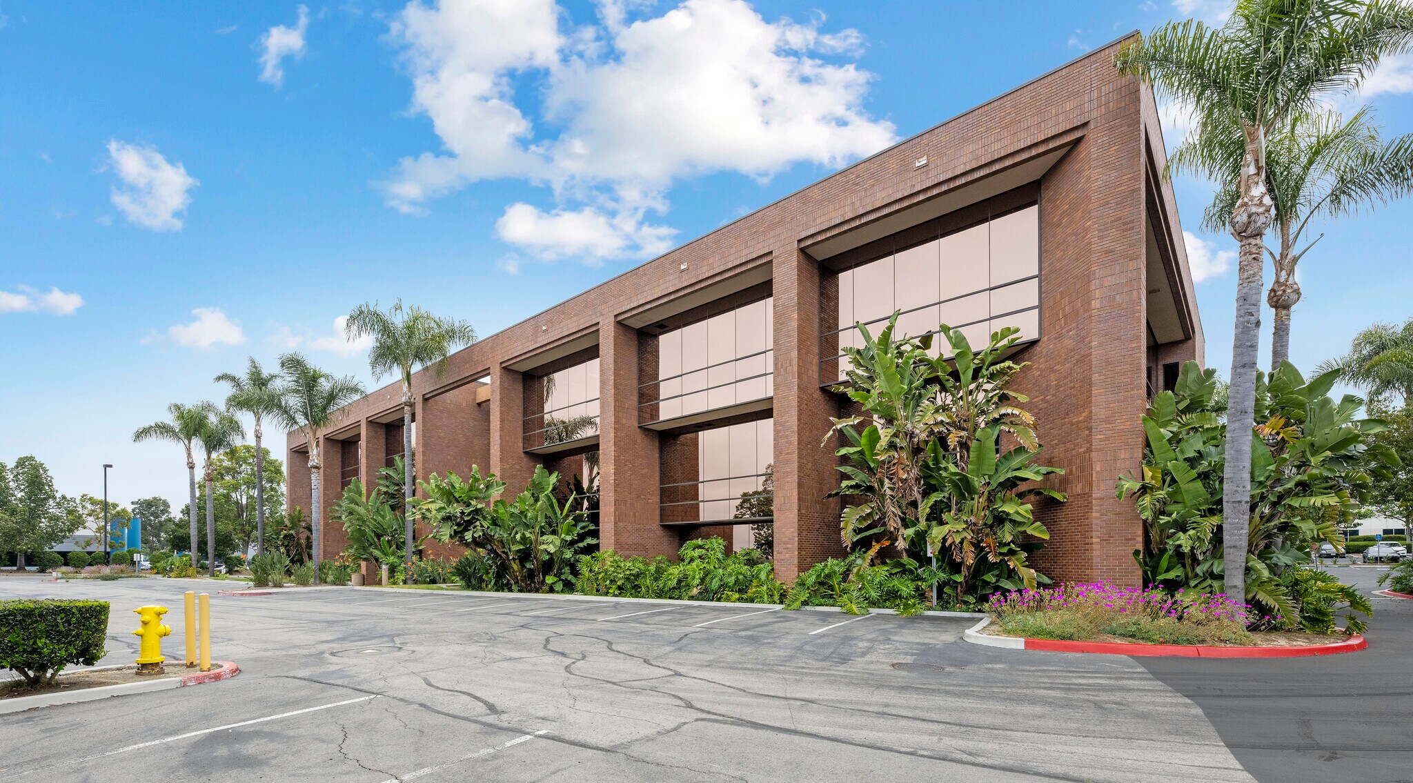 2714 Loker Ave W, Carlsbad, CA à vendre Photo de l’immeuble– Image 1 sur 26