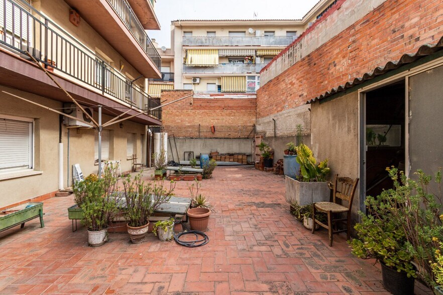 Immeuble residentiel dans Polinyà, Barcelona à vendre - Photo de l’immeuble – Image 3 sur 50