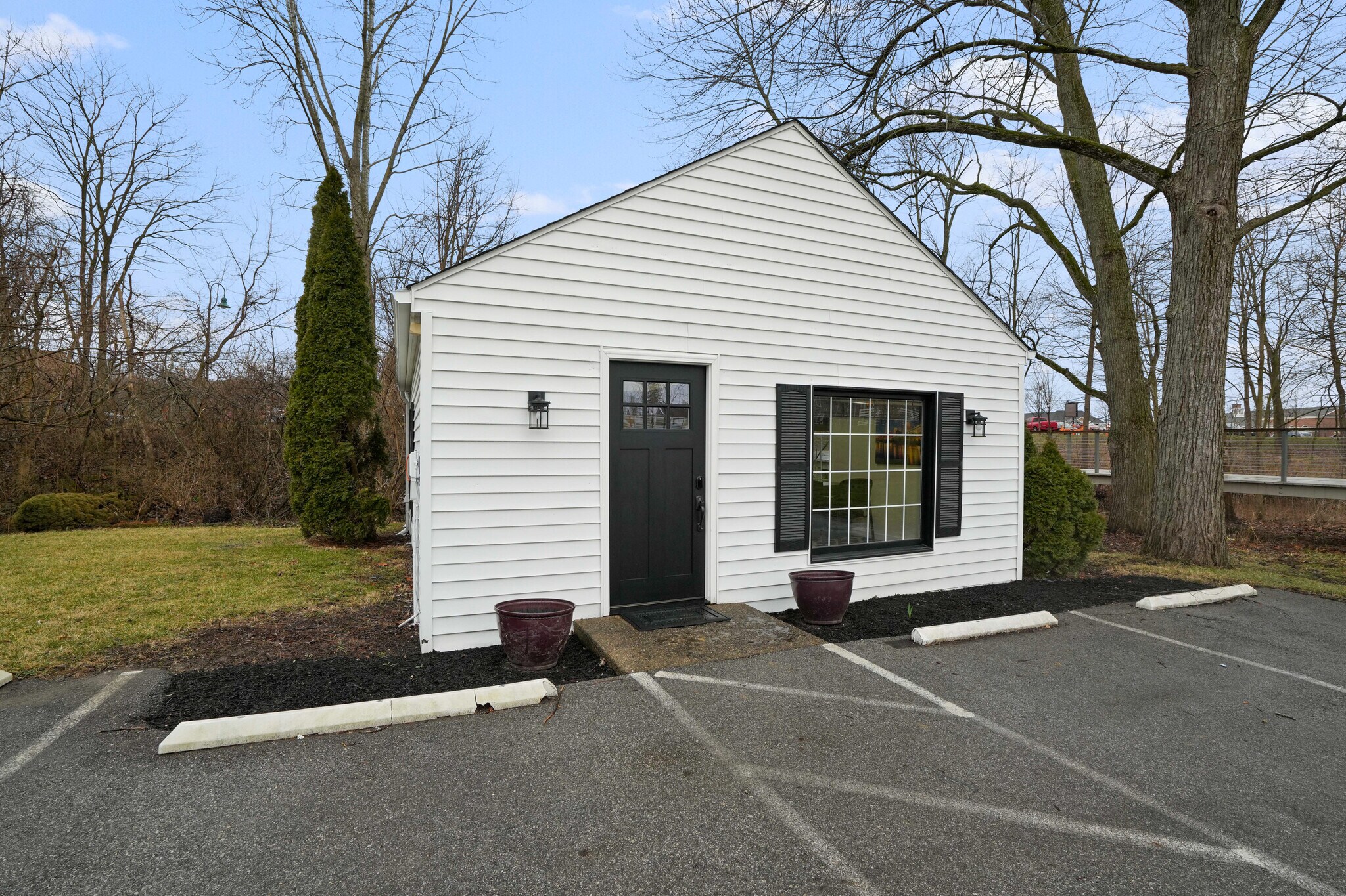 153 E Dublin Granville Rd, New Albany, OH à louer Photo de l’immeuble– Image 1 sur 29