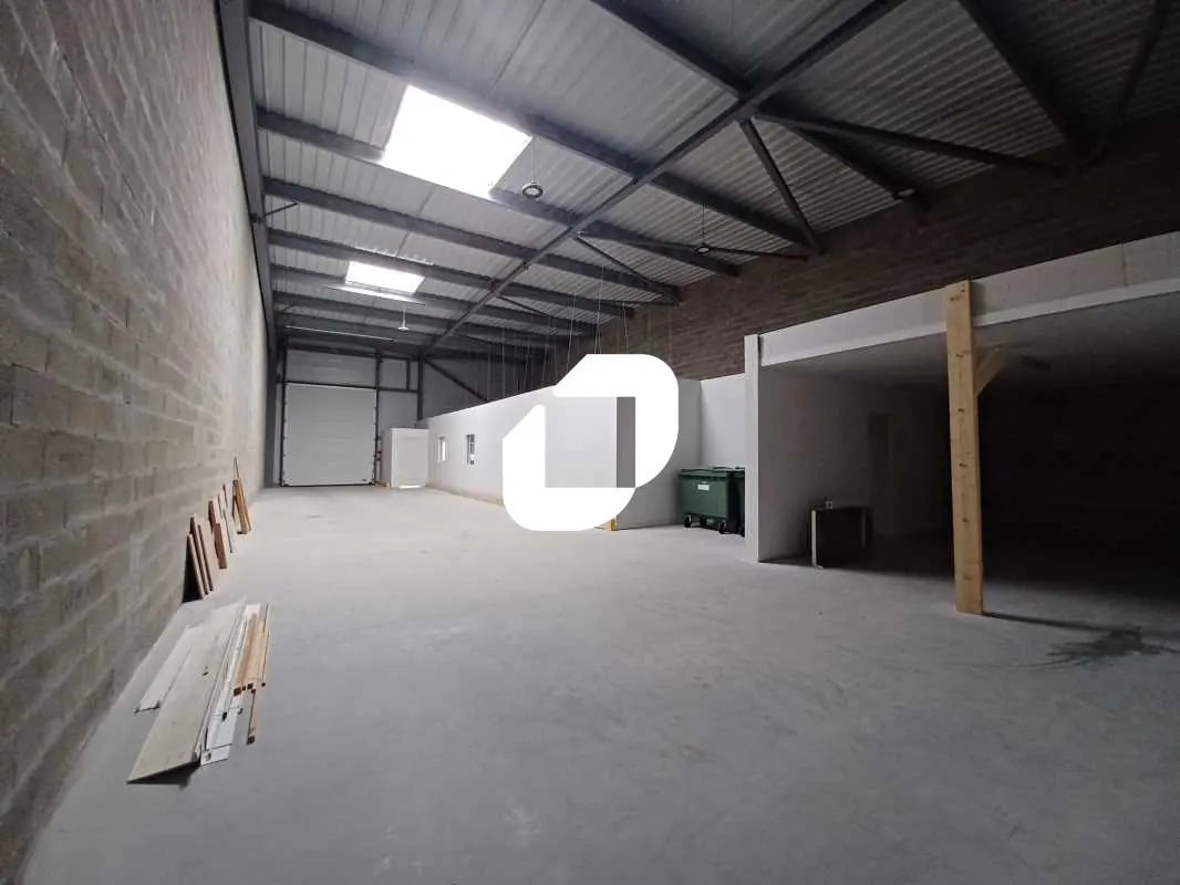 Bureau dans Artigues-près-Bordeaux à louer Photo de l’immeuble– Image 1 sur 10