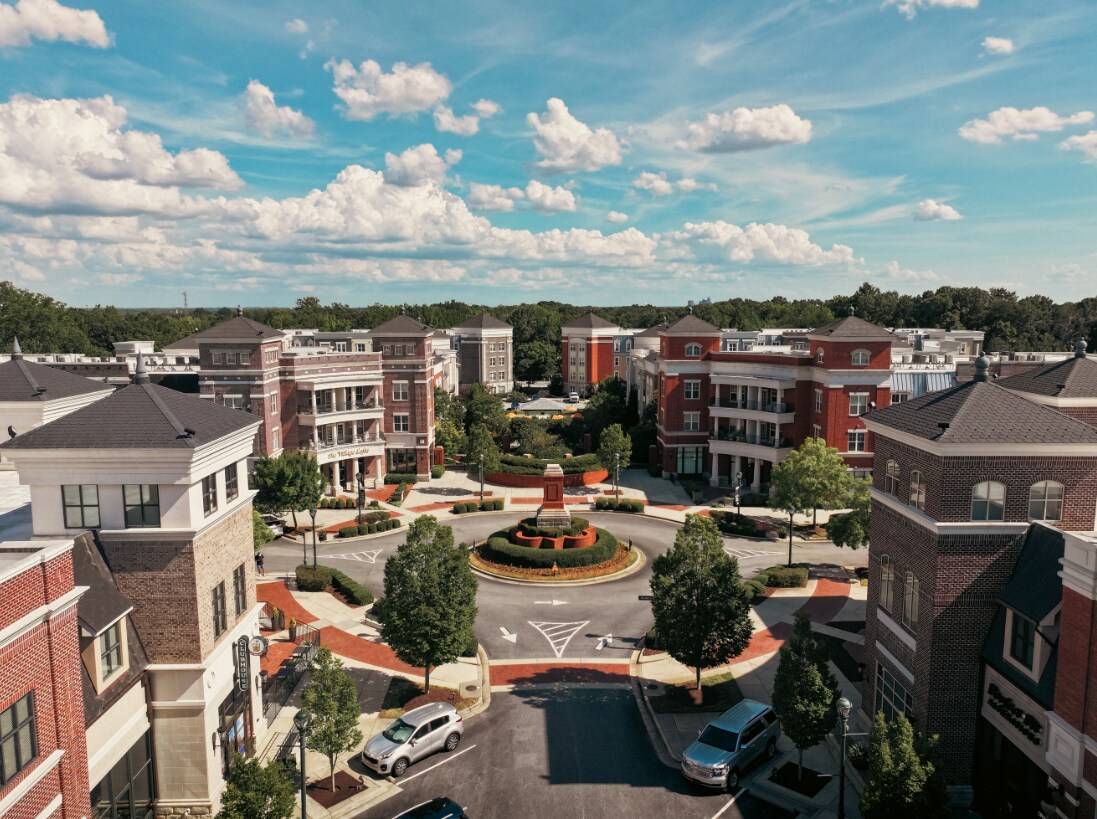 309 Pisgah Church Rd, Greensboro, NC à louer Photo principale– Image 1 sur 10