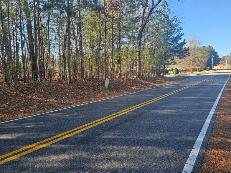 5501 Radford Rd, Flowery Branch, GA à vendre - Photo de l’immeuble – Image 3 sur 6