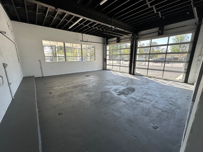 4833 Spring Glen Rd, Jacksonville, FL à vendre - Photo de l’immeuble – Image 1 sur 6