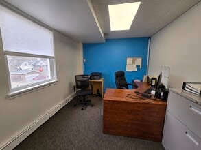 8540 109th St NW, Edmonton, AB à louer Photo intérieure– Image 2 sur 6