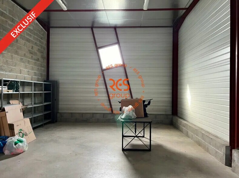 Local d'activités dans Floirac à vendre - Photo de l’immeuble – Image 3 sur 12