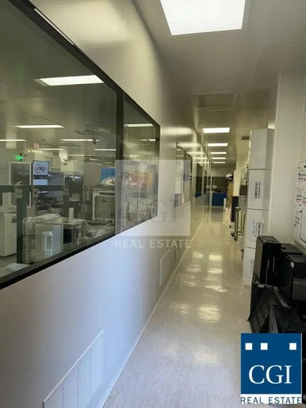 Bureau dans Montbonnot-Saint-Martin à louer - Photo de l’immeuble – Image 3 sur 4