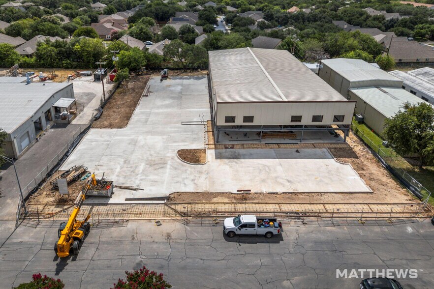 13306 Western Oak dr, Helotes, TX à vendre - Photo de l’immeuble – Image 2 sur 3
