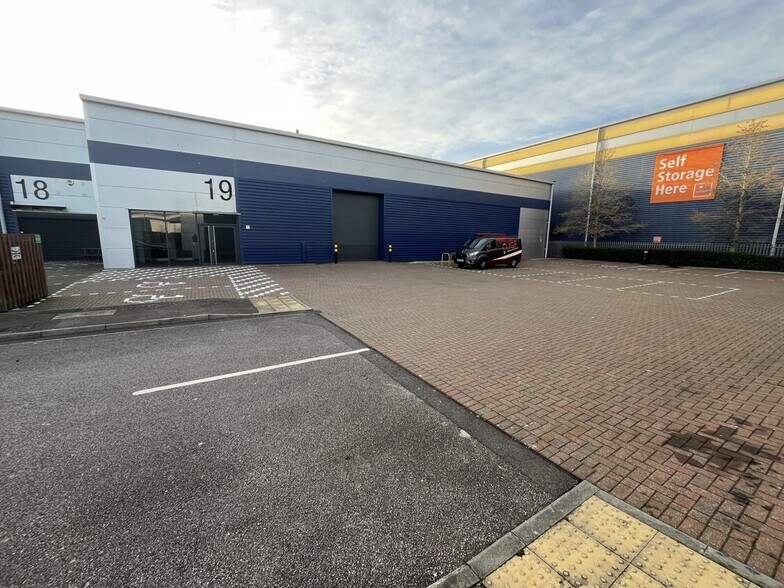 Thames Rd, Crayford à louer - Photo principale – Image 1 sur 1