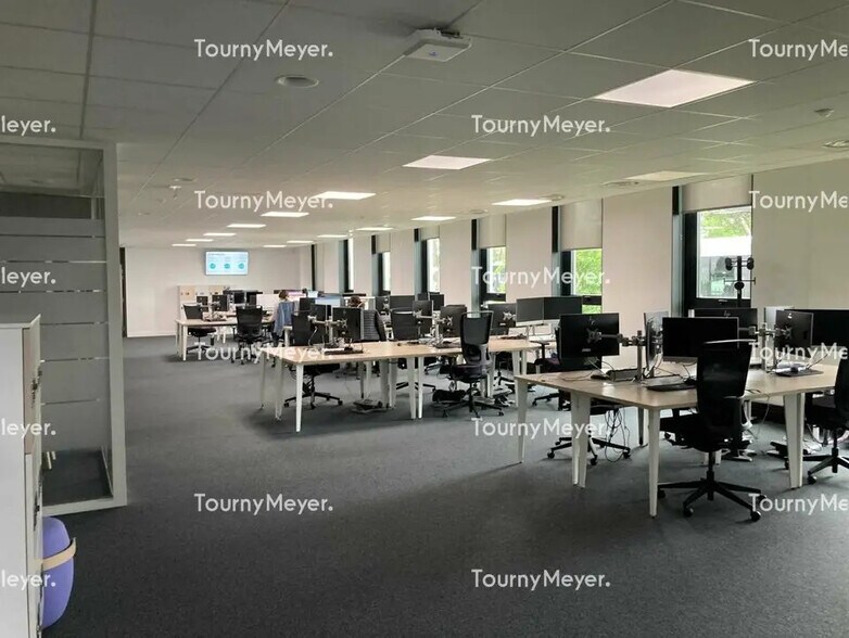 Bureau dans Mérignac à louer - Photo de l’immeuble – Image 3 sur 12