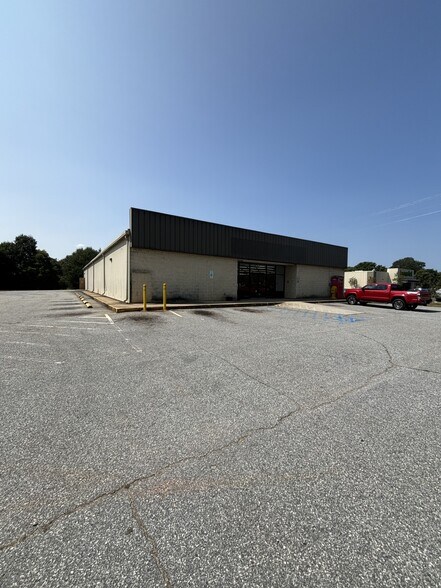 650 E Fairplay Blvd, Fair Play, SC à louer - Photo de l’immeuble – Image 3 sur 4