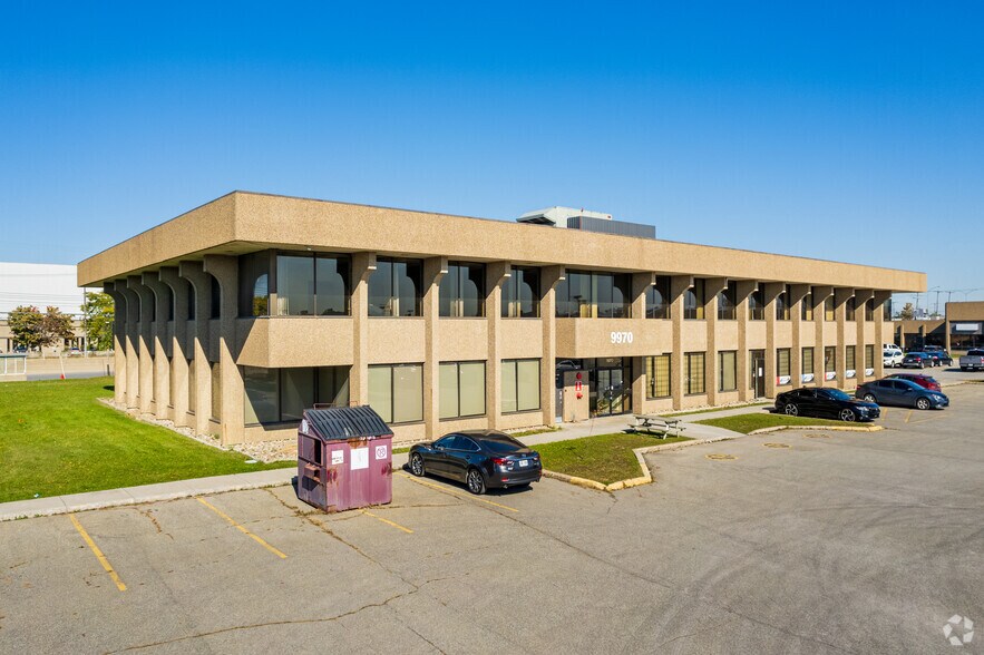 9960-9970 Ch De La Côte-De-Liesse, Montréal, QC à louer - Photo principale – Image 1 sur 5