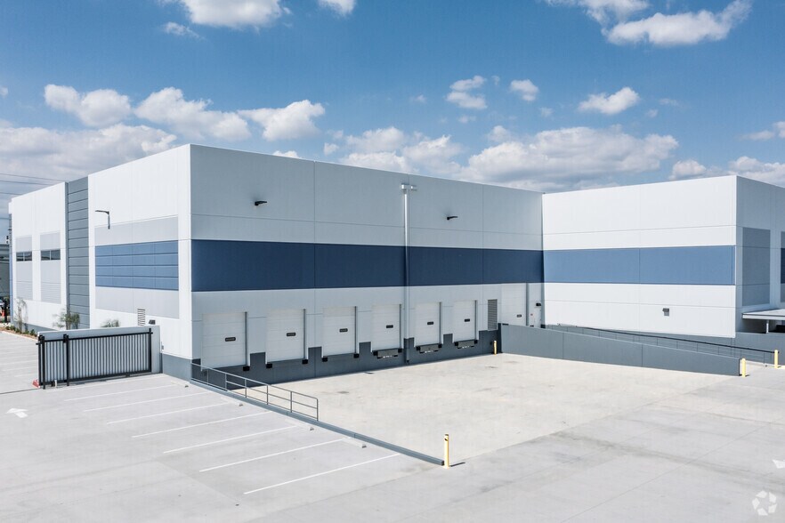 530 N Baldwin Park Blvd, City of Industry, CA à vendre - Photo de l’immeuble – Image 3 sur 5