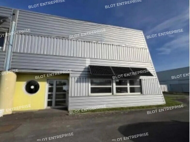 Bureau dans Servon-sur-Vilaine à louer - Photo de l’immeuble – Image 1 sur 6