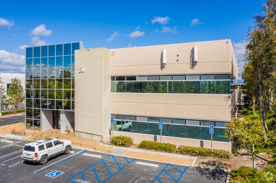 31 Journey, Aliso Viejo, CA à louer - Photo de l’immeuble – Image 2 sur 15