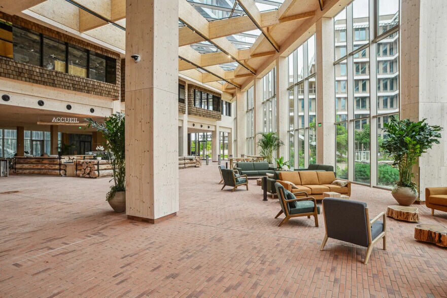 Bureau dans Nanterre à louer - Photo de l’immeuble – Image 1 sur 1