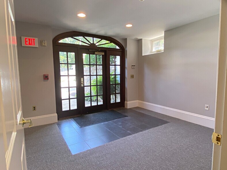 629 Main St, Woburn, MA à louer - Photo principale – Image 1 sur 16