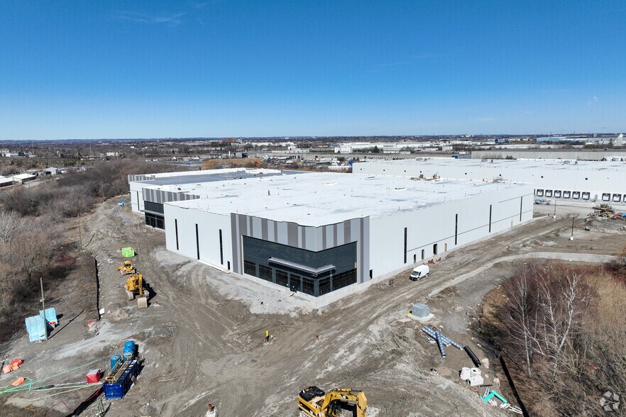 220 Water St, Whitby, ON à louer - Photo principale – Image 1 sur 2