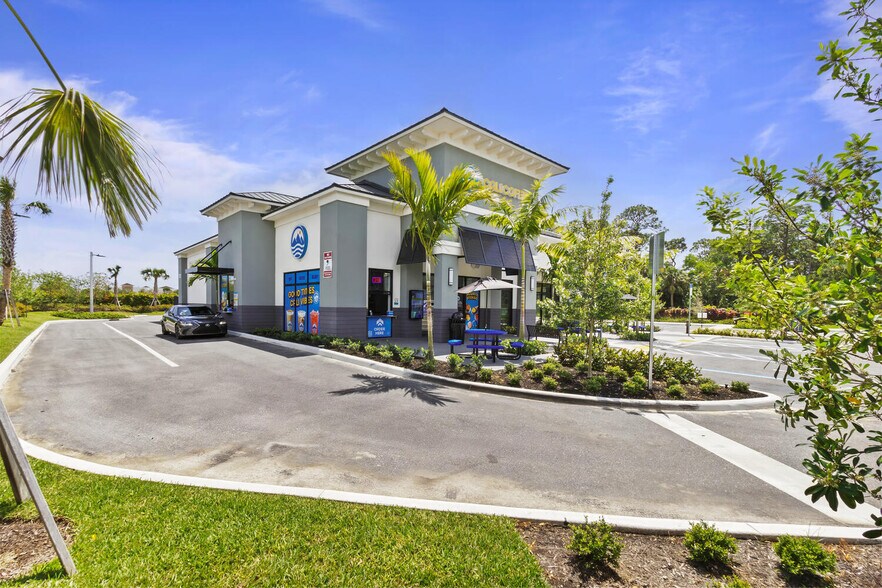 8776 Lantana Rd, Lake Worth, FL à louer - Photo de l’immeuble – Image 2 sur 13