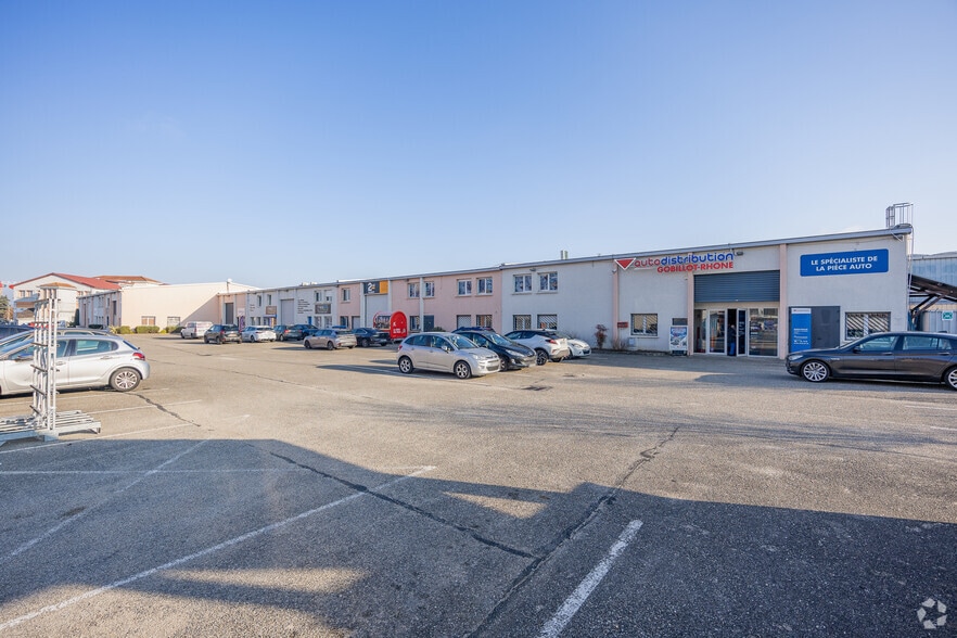 31 Rue Wilson, Décines-Charpieu à louer - Photo de l’immeuble – Image 1 sur 14