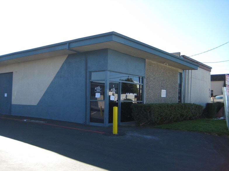 817 W 17th St, Costa Mesa, CA à louer - Photo de l’immeuble – Image 1 sur 2