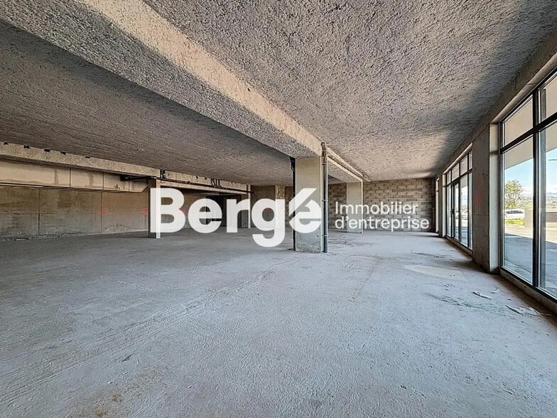 Local commercial dans Saint-Laurent-du-Var à louer - Photo intérieure – Image 3 sur 7