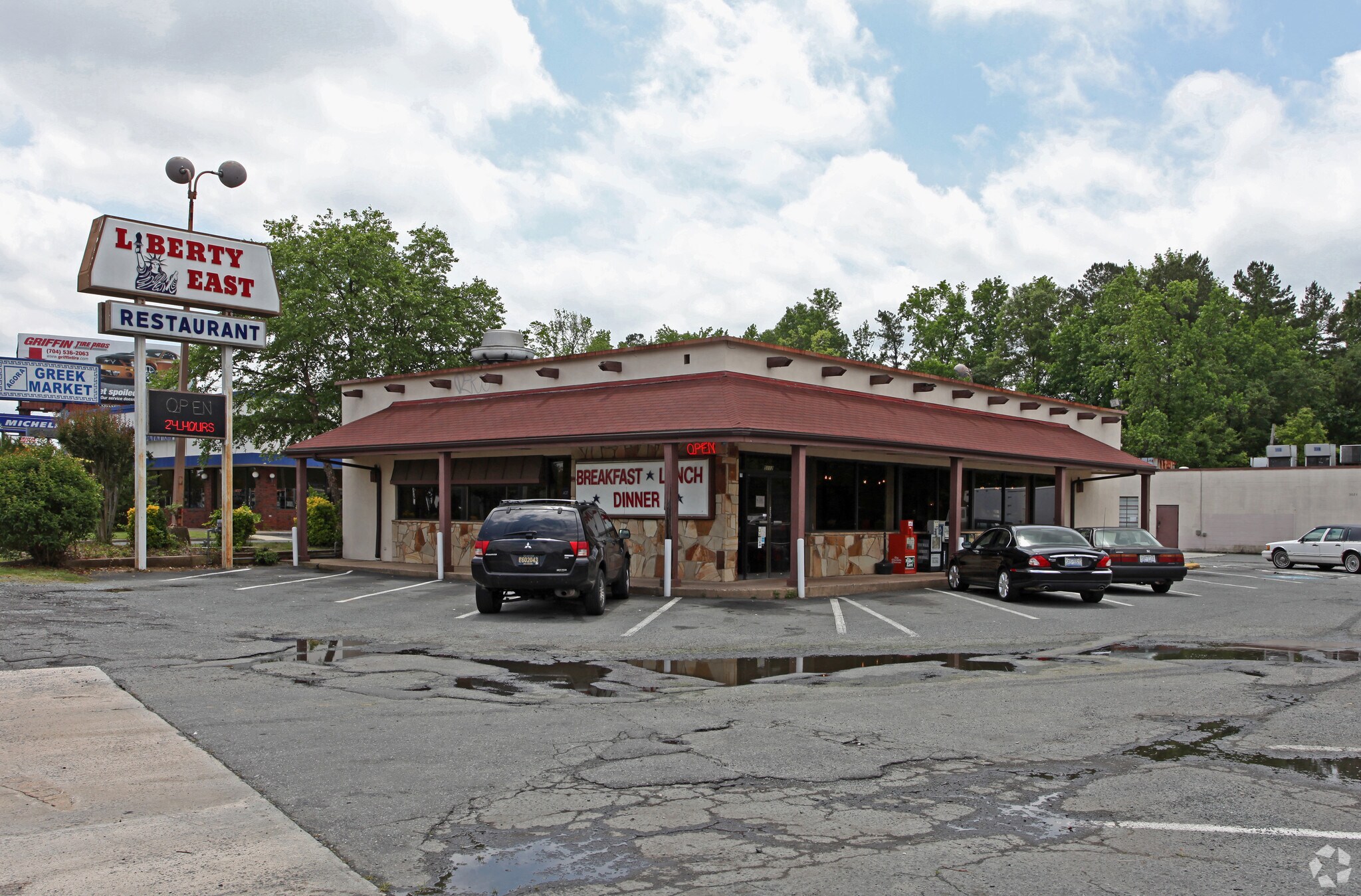 5112 E Independence Blvd, Charlotte, NC à vendre Photo principale– Image 1 sur 6