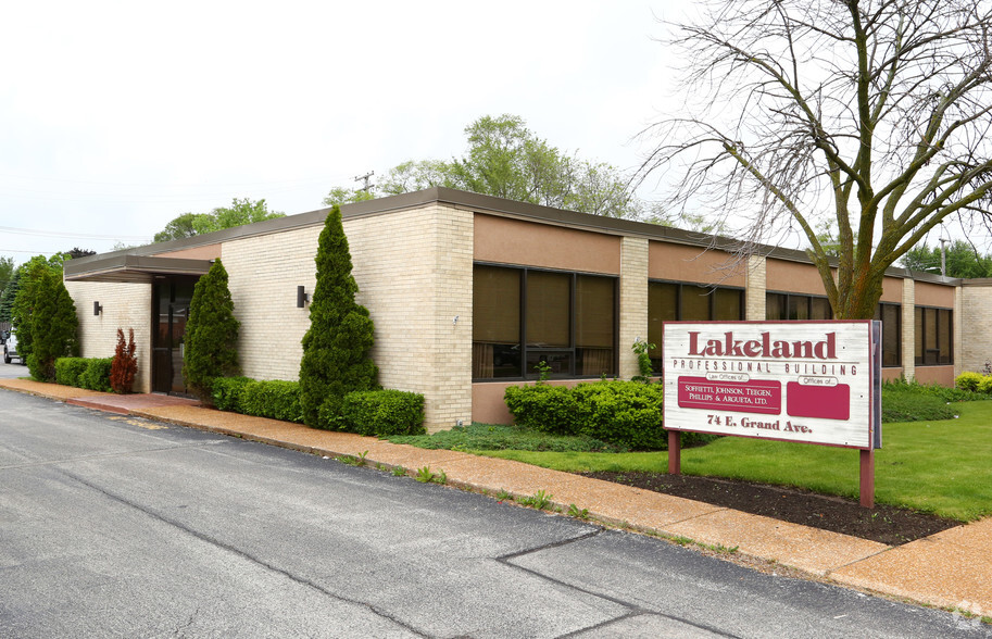 74 E Grand Ave, Fox Lake, IL à louer - Photo de l’immeuble – Image 1 sur 12