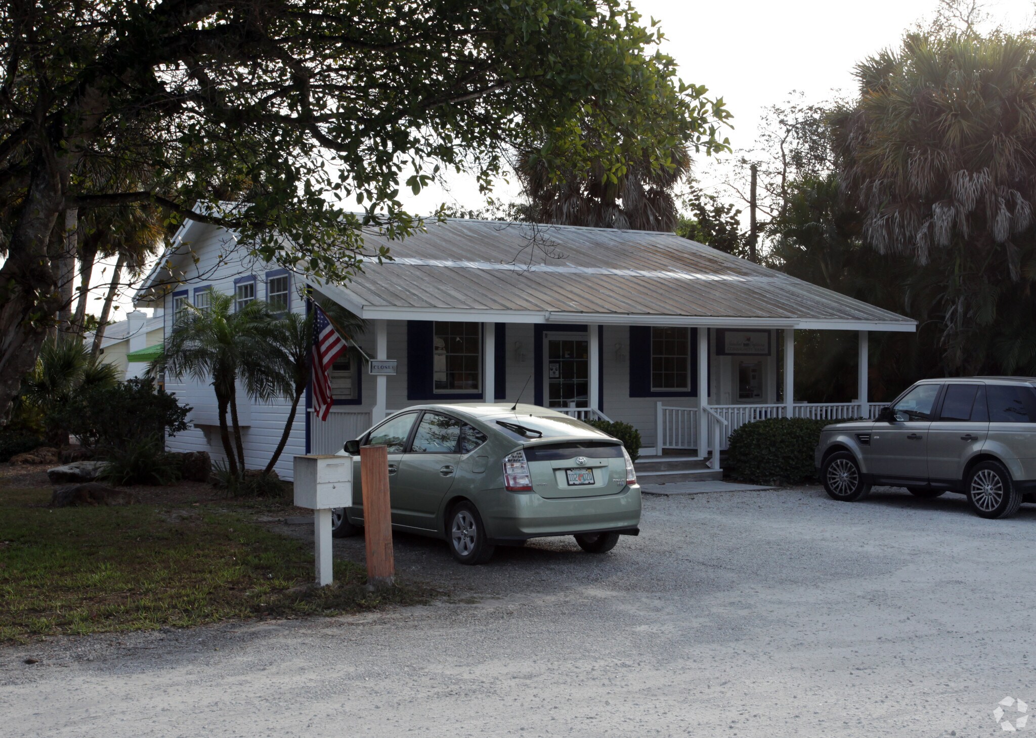 1037 Periwinkle Way, Sanibel, FL à vendre Photo principale– Image 1 sur 4