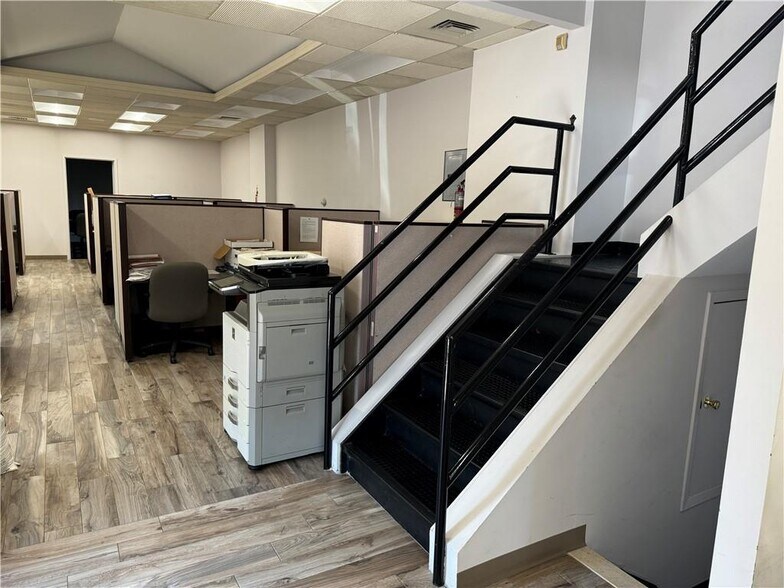 7024 18th Ave, Brooklyn, NY à vendre - Photo de l’immeuble – Image 3 sur 14