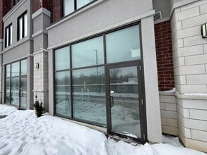 200 Dissette St, Bradford West Gwillimbury, ON à louer Photo intérieure– Image 2 sur 14