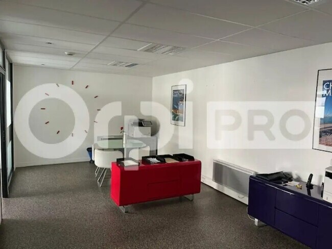 Plus de détails pour Bureau à louer