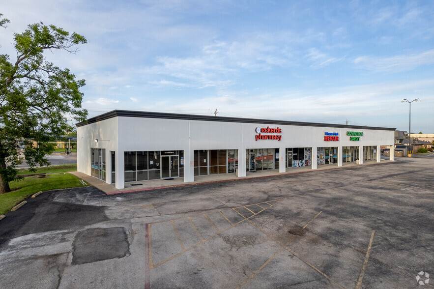 120 Circle Way St, Lake Jackson, TX à louer - Photo de l’immeuble – Image 3 sur 19