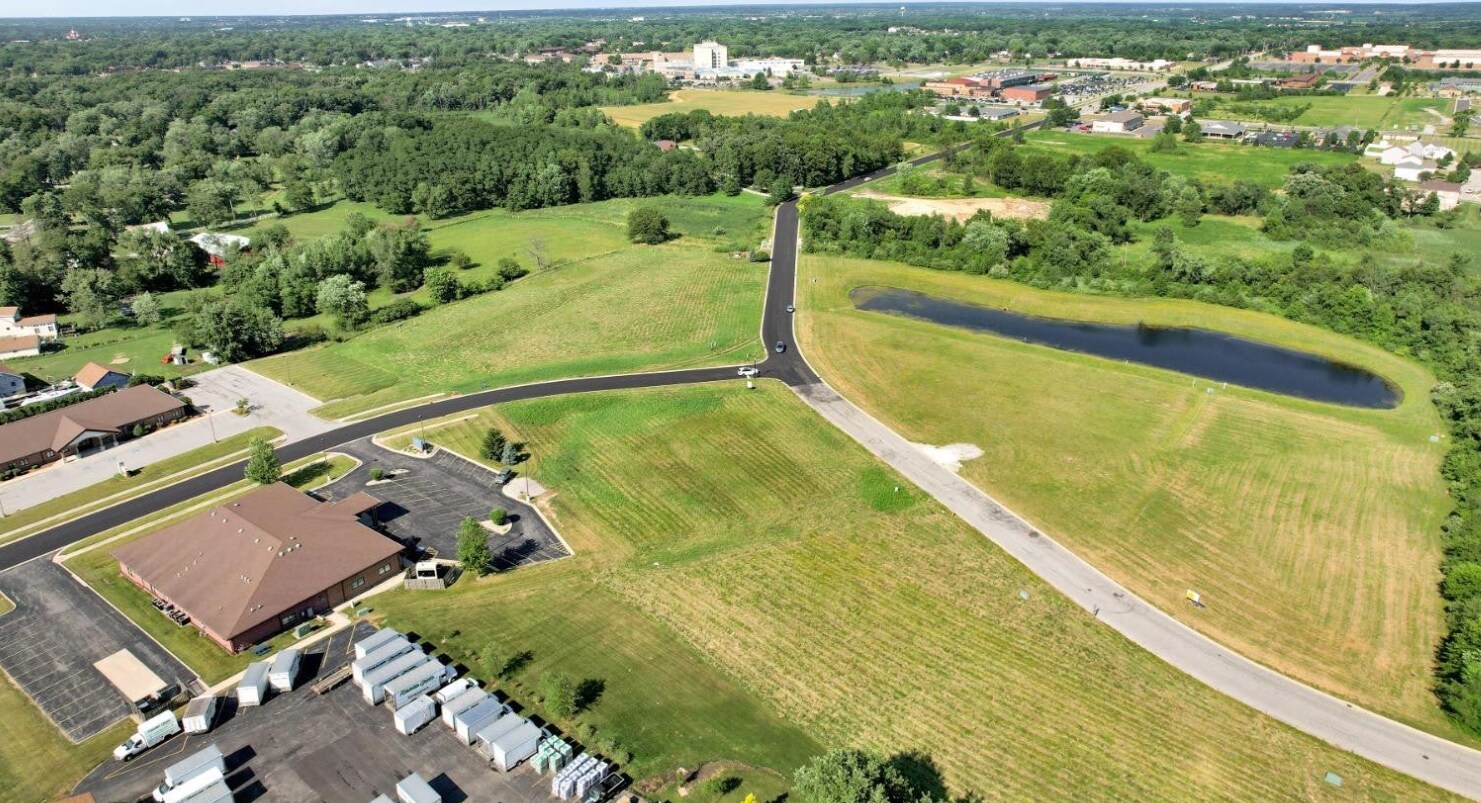 1575 Feather Rock Dr, Crown Point, IN à vendre Aérien– Image 1 sur 2