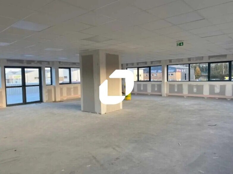 Bureau dans SAINT-OUEN-L'AUMONE à louer - Photo de l’immeuble – Image 3 sur 8