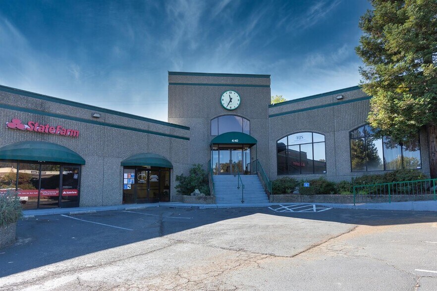 4140 Mother Lode Dr, Shingle Springs, CA à louer - Photo de l’immeuble – Image 2 sur 13