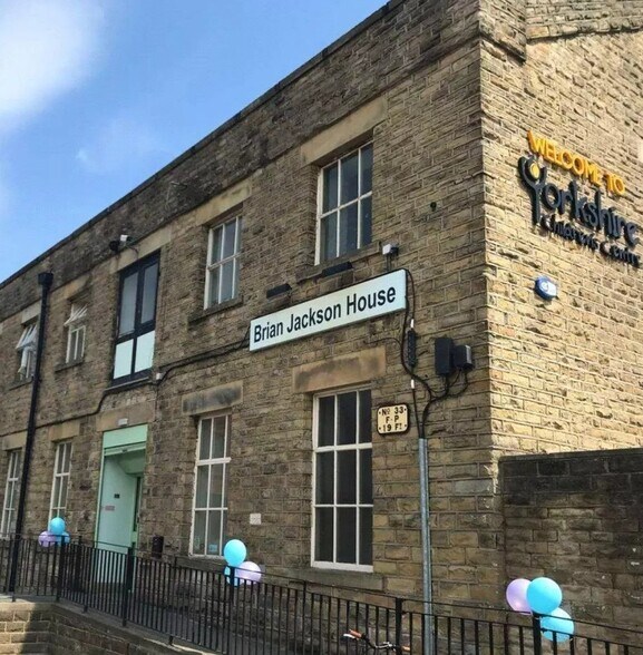 New North Para, Huddersfield à louer - Photo principale – Image 1 sur 1