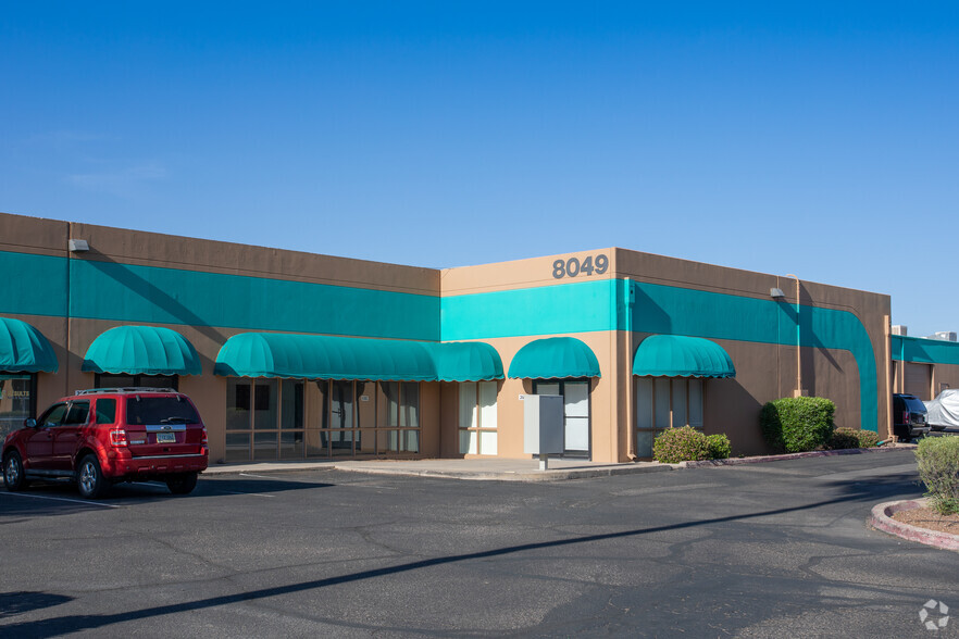 8049 E Lakeside Pky, Tucson, AZ à louer - Photo de l’immeuble – Image 2 sur 4