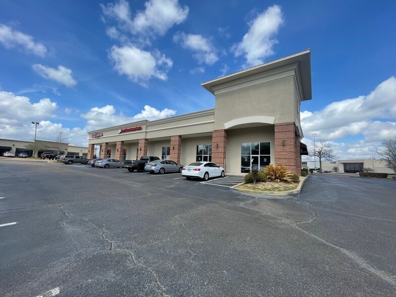1260 E County Line Rd, Ridgeland, MS à louer - Photo principale – Image 1 sur 3