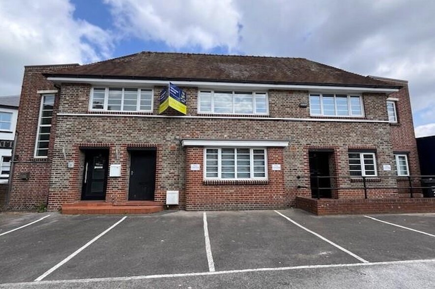 3 Parkstone Rd, Poole à louer - Photo principale – Image 1 sur 2