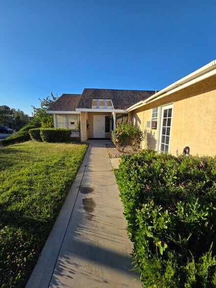 3833 E Avenue R12, Palmdale, CA à vendre - Photo de l’immeuble – Image 3 sur 37