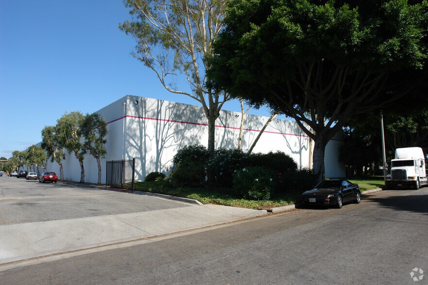 18700 Laurel Park Rd, Rancho Dominguez, CA à louer - Photo de l’immeuble – Image 2 sur 4