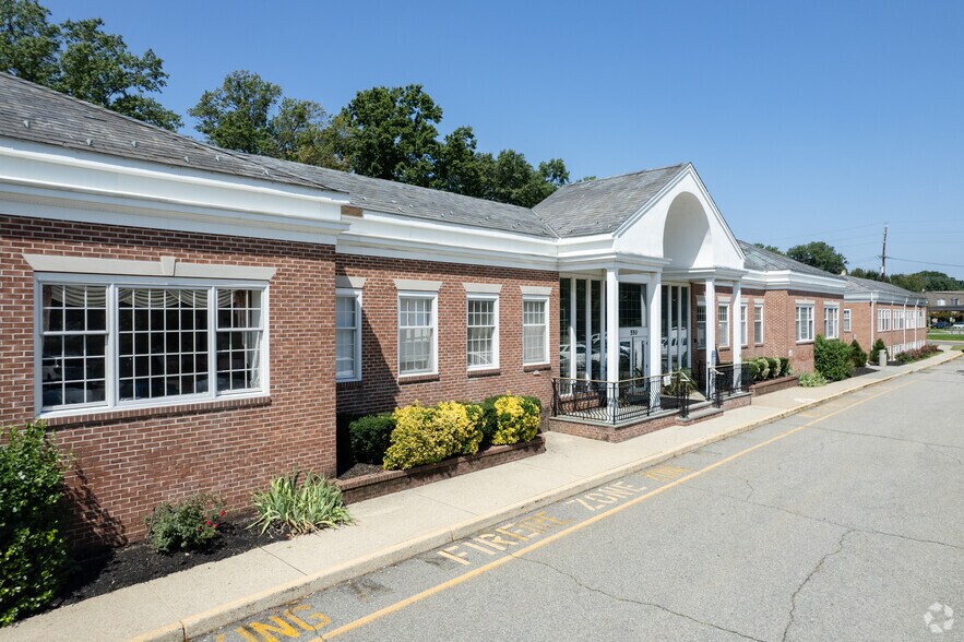 550 Kinderkamack Rd, Oradell, NJ à louer - Photo de l’immeuble – Image 2 sur 22