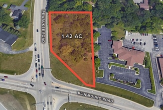 Plus de détails pour 400 Bluemound Rd, Waukesha, WI - Terrain à vendre
