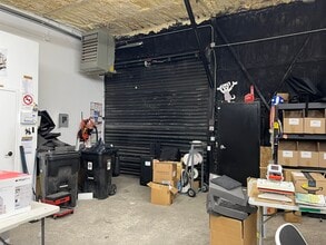 310 Meserole St, Brooklyn, NY à louer Photo intérieure– Image 1 sur 8