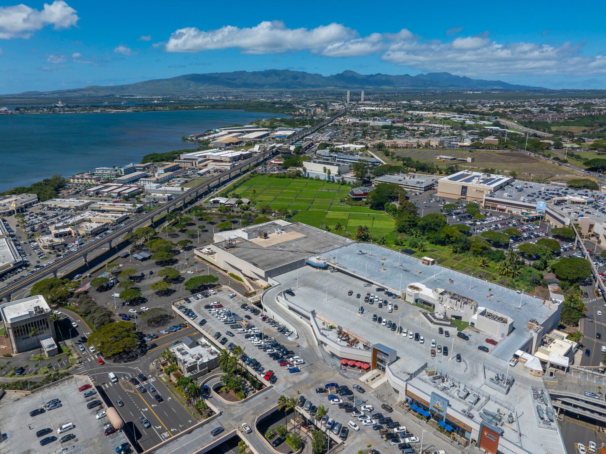 98-1005 Moanalua Rd, Aiea, HI à louer Photo principale– Image 1 sur 14