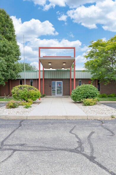 1655 E 12th St, Mishawaka, IN à vendre - Photo de l’immeuble – Image 3 sur 26